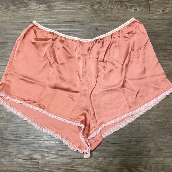 NWT Victoria's Secret Pink Cheeky Shorts- L - Picture 1 of 1